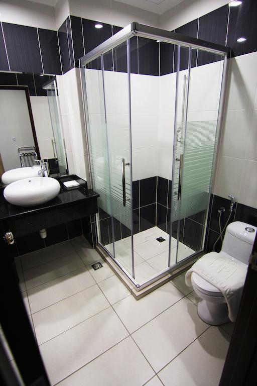 Putatan Platinum Hotel Kota Kinabalu Ngoại thất bức ảnh